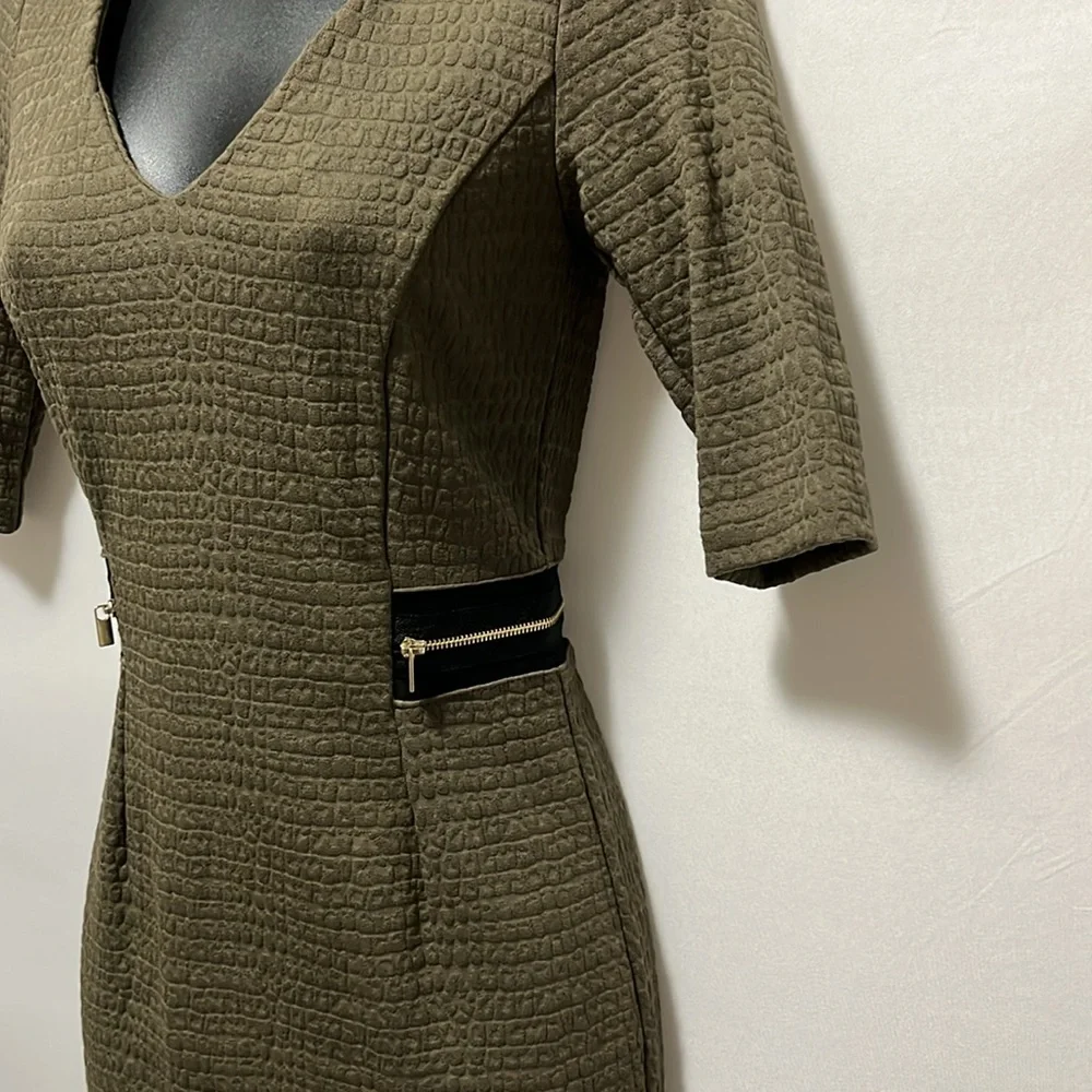 Dynamite Army Green Textured Bodycon Midi Dress Size XS - Picture 5 of 11